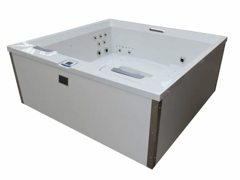 Infinitas MB1600 Energy Outdoor-Whirlpool