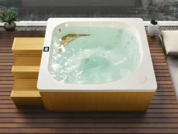 Paolo Ferralli Whirlpool The Eye – auf der Terrasse