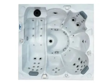 INFINITAS Whirlpool SE200 – Blick ins Becken