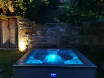 LED beleuchteter Whirlpool